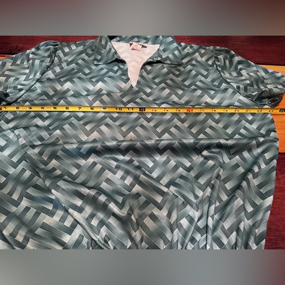 Women’s XL Short Sleeve Green Pattern Top, Elastic waist, V-Neck, Collar Vintage - Picture 3 of 6